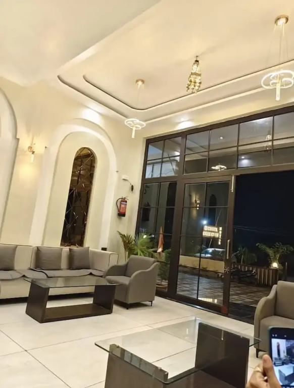 Hotel Prakhyat