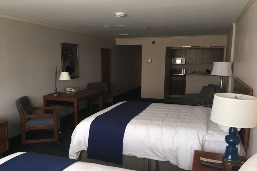 The Voyager Inn