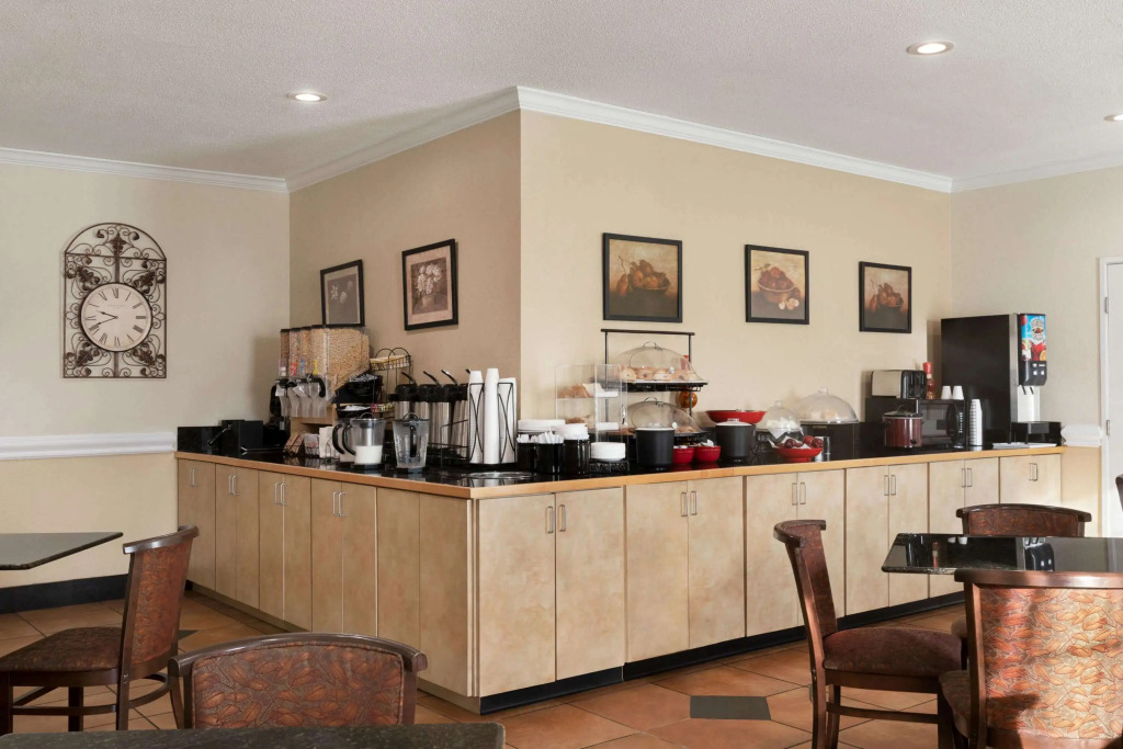 Ramada by Wyndham Elizabethtown