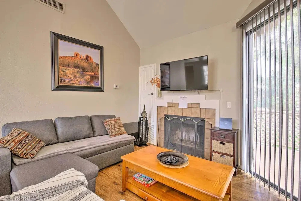 Breezy Mesa Condo w/ Community Pool & Hot Tub