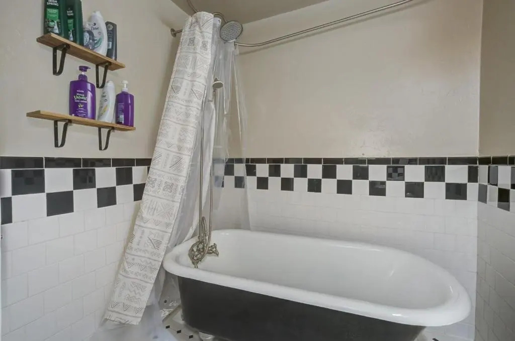 2 Bedroom Suite Near Plaza District Bricktown
