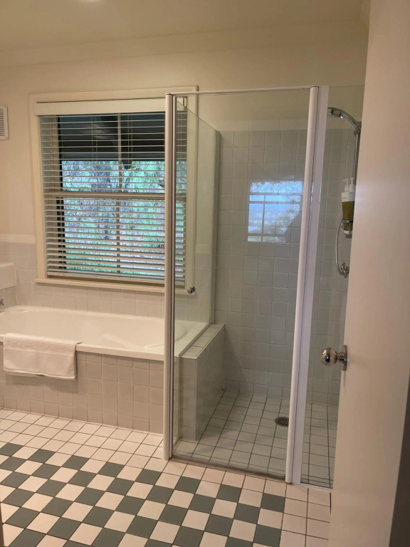 Villa Provincial Cypress Lakes Resort - 2 Bedrooms, 2 Private Ensuites, KING or SINGLE BEDS