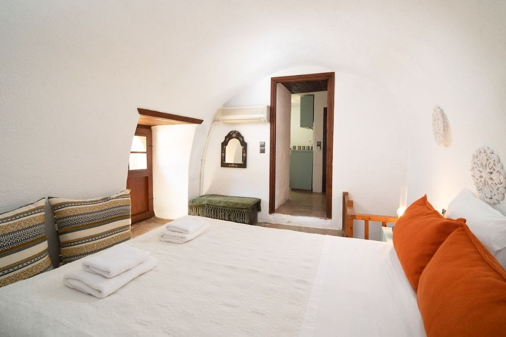 Menexes Suites Monemvasia
