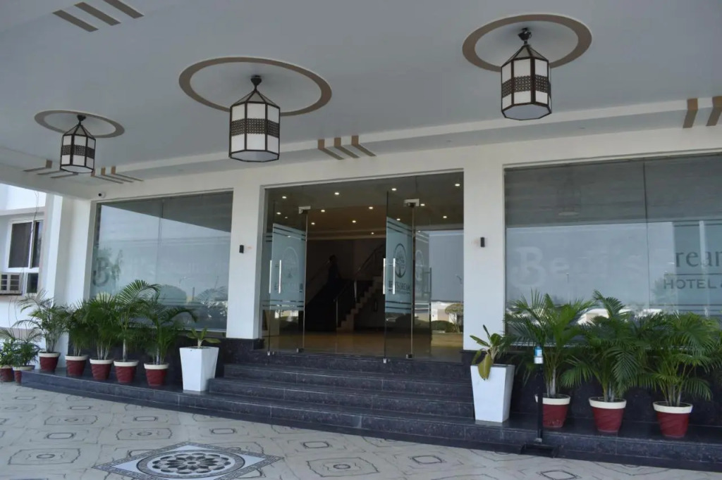 Bedi's Dream Land Hotel & Resort