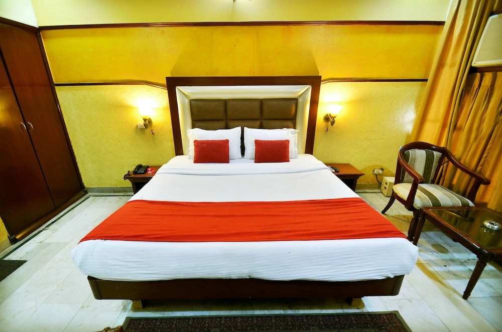 HOTEL CORPORATE INN