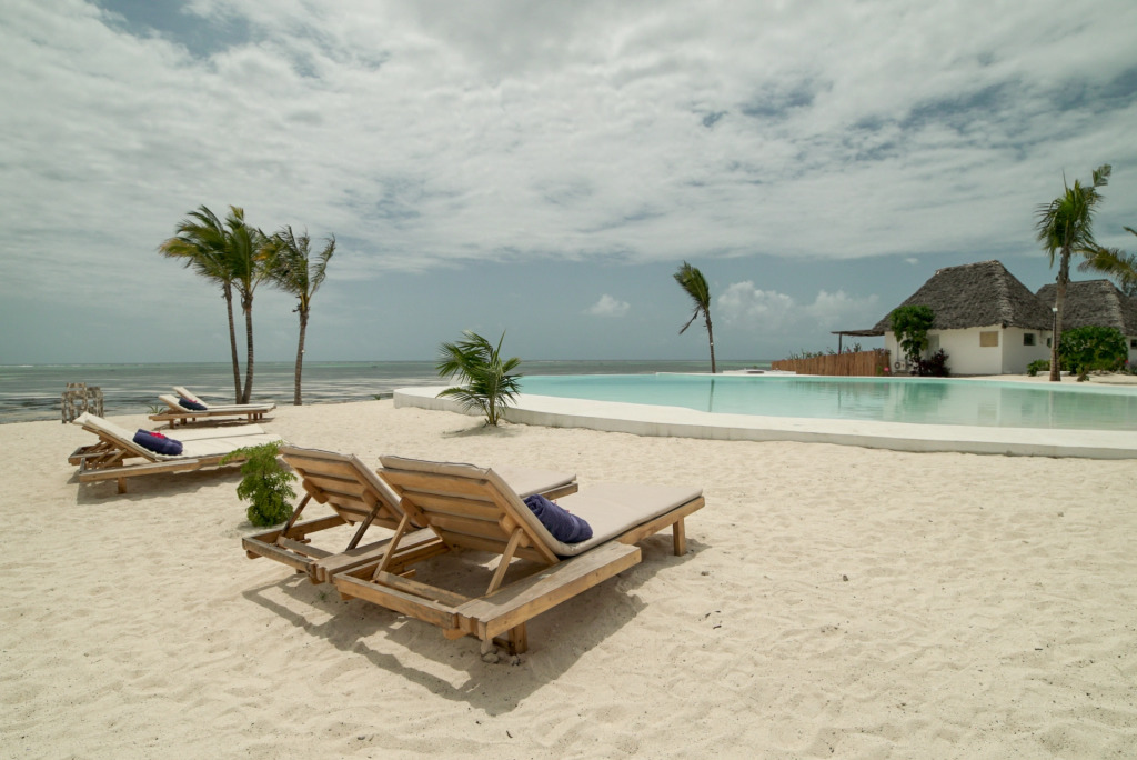 Zanbluu Beach Hotel