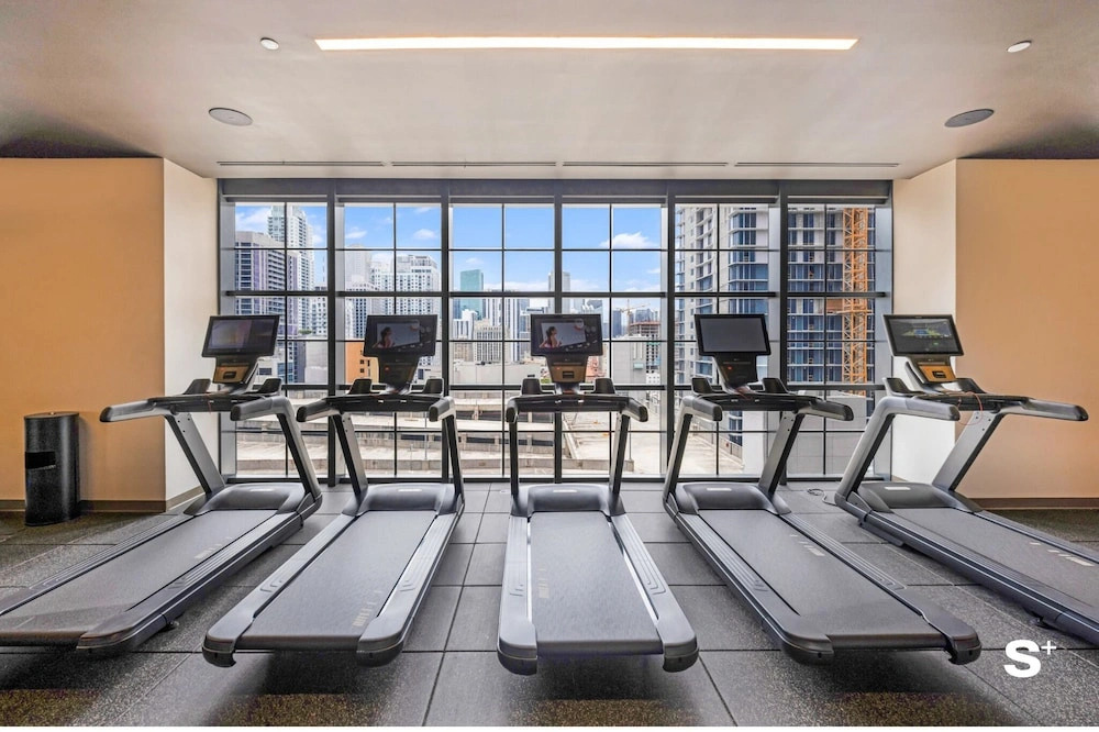 Upscale 1-BD Condo with Stunning Views