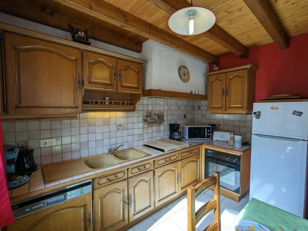 Chalet spacieux à Rochesson, près de Gérardmer, avec garage, cheminée, WIFI et équipements complets - FR-1-589-167