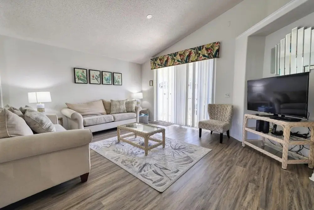 Sandra's Eagle Pointe Vacation Home