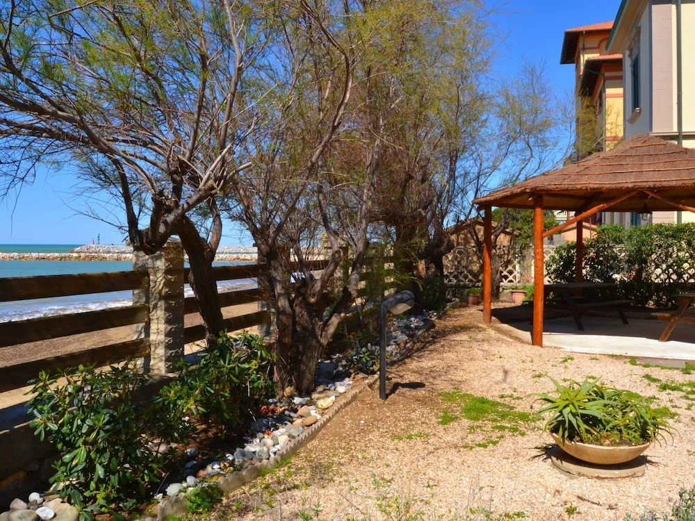 Historic Holiday Home in San Vincenzo near Beach