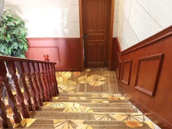 Chunlan Business Hotel