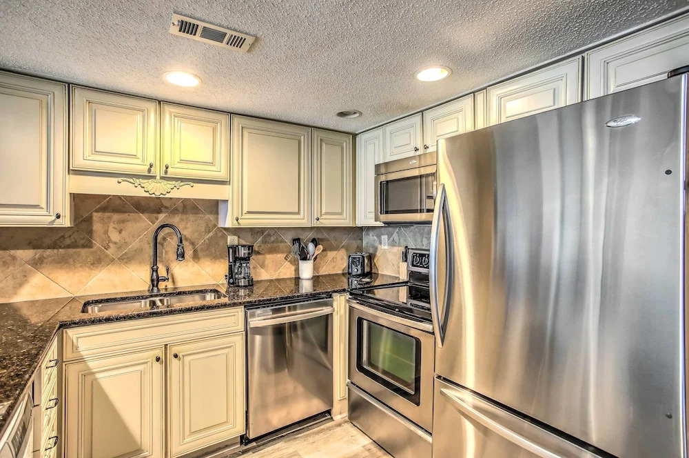 Pool Access: Family-friendly Myrtle Beach Condo