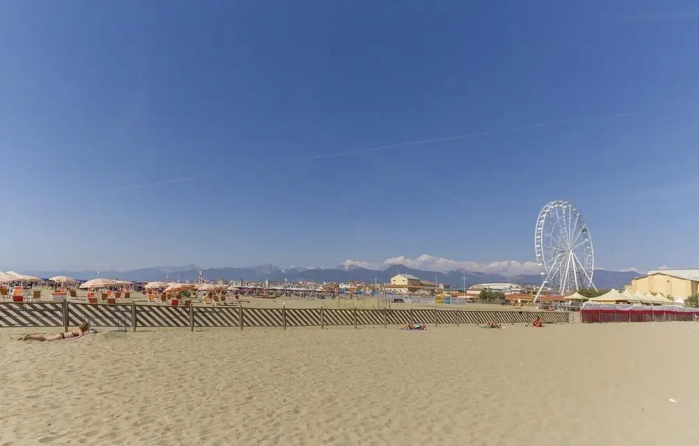 Amazing Apartment in Viareggio -lu- With 2 Bedrooms and Wifi