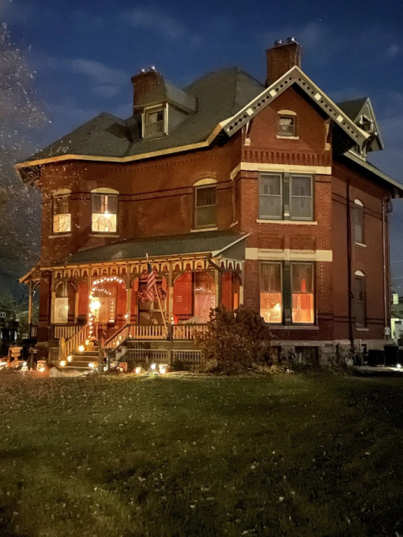 Squiers Manor B&B