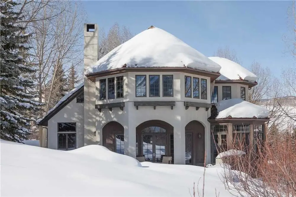 Holden Road Residence 5 Bedrooms 6 Bathrooms Condo