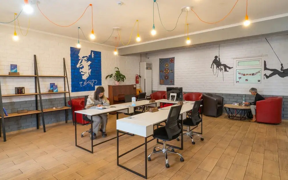ololoFreelander work and travel Hostel