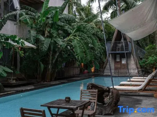 Wonderland Inn, Sanya