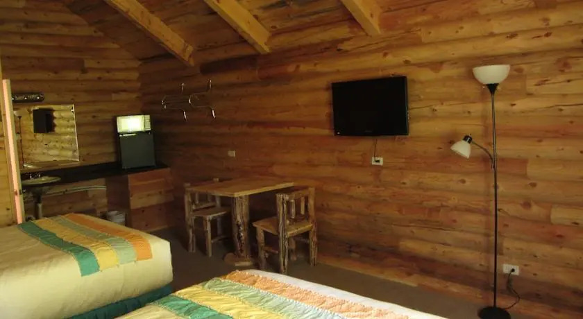 Bryce Canyon Log Cabins