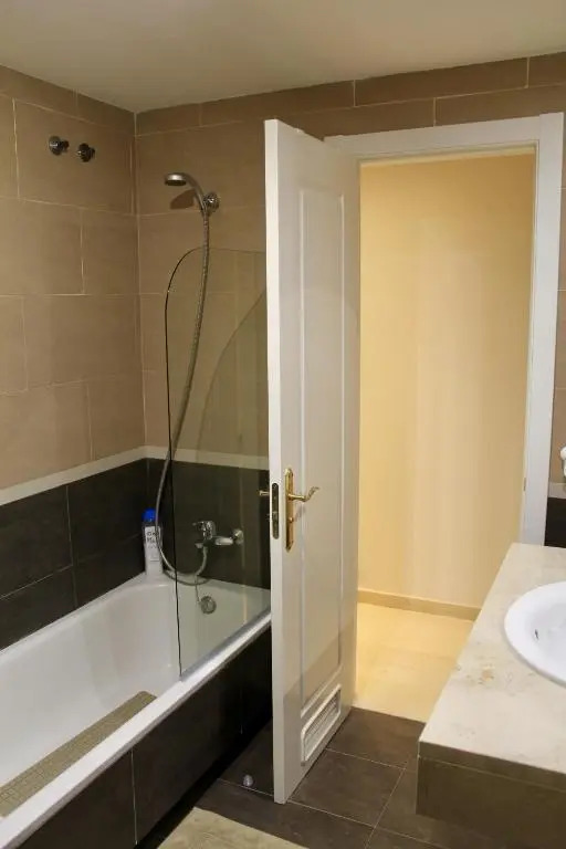 2303-Huge 2 Bedrooms Apt with Sea View