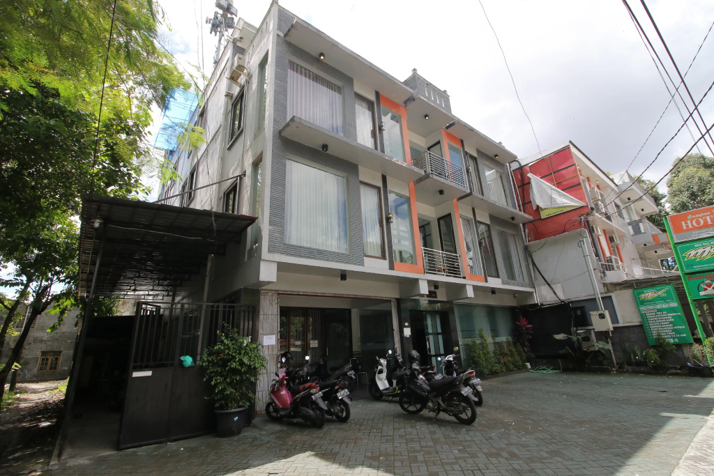 RedDoorz Plus near Universitas Negeri Yogyakarta