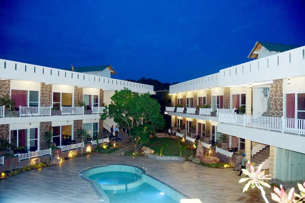 VOW HOTELS AND RESORTS