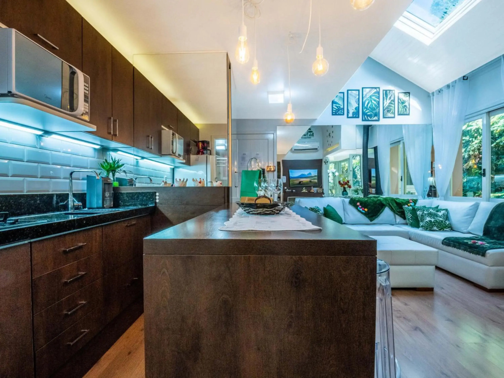 Apartamento Bela Floresta Gramado-RS Sossego na NATUREZA! Ótima LOCALIZAÇÃO LAGONegro 500m - com LAREIRA - 02 Quartos para FAMILIA em CONDOMINIO FECHAD0, cozinha completa com GARAGEM e portaria 24h - PETFRIENDLY