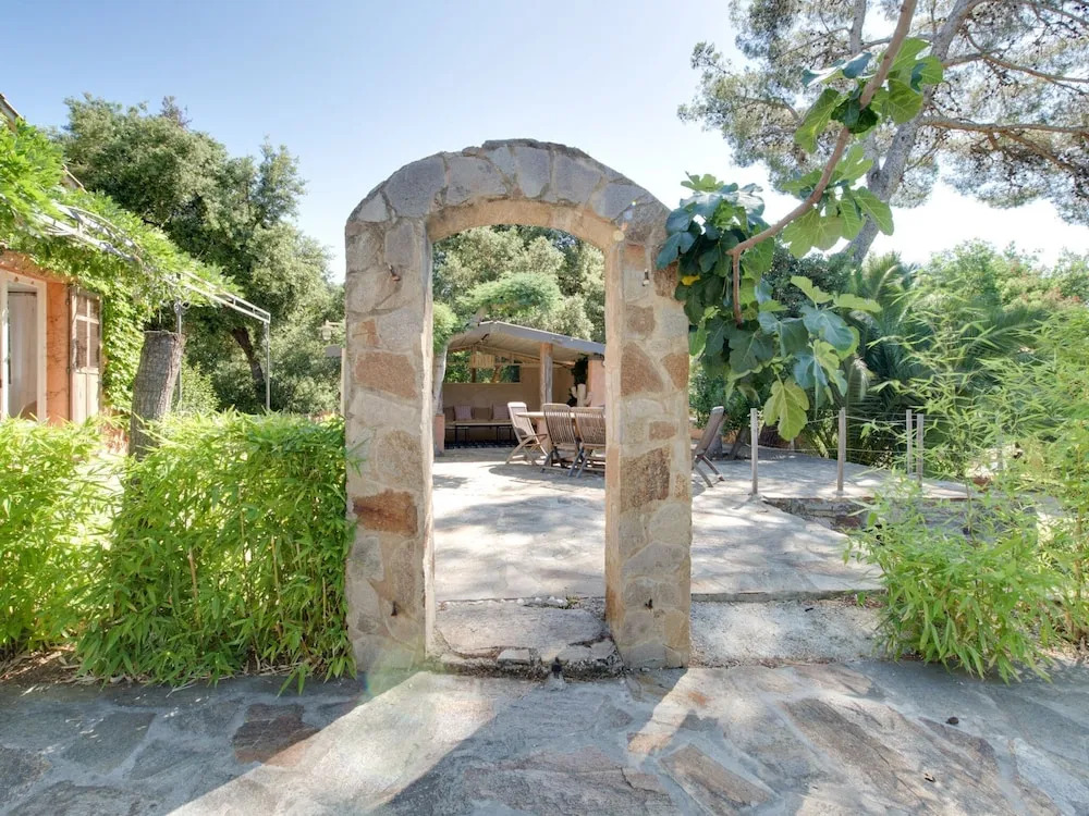 Secluded Holiday Home in La Croix Valmer Near Seabeac