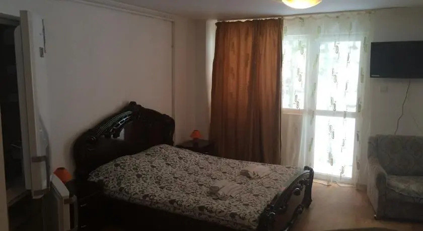CAMERE de INCHIRIAT LA TUGUIATA