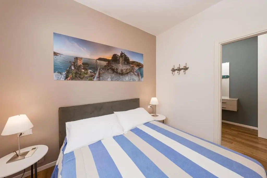 Poseidon Apartment 011019-LT-0180
