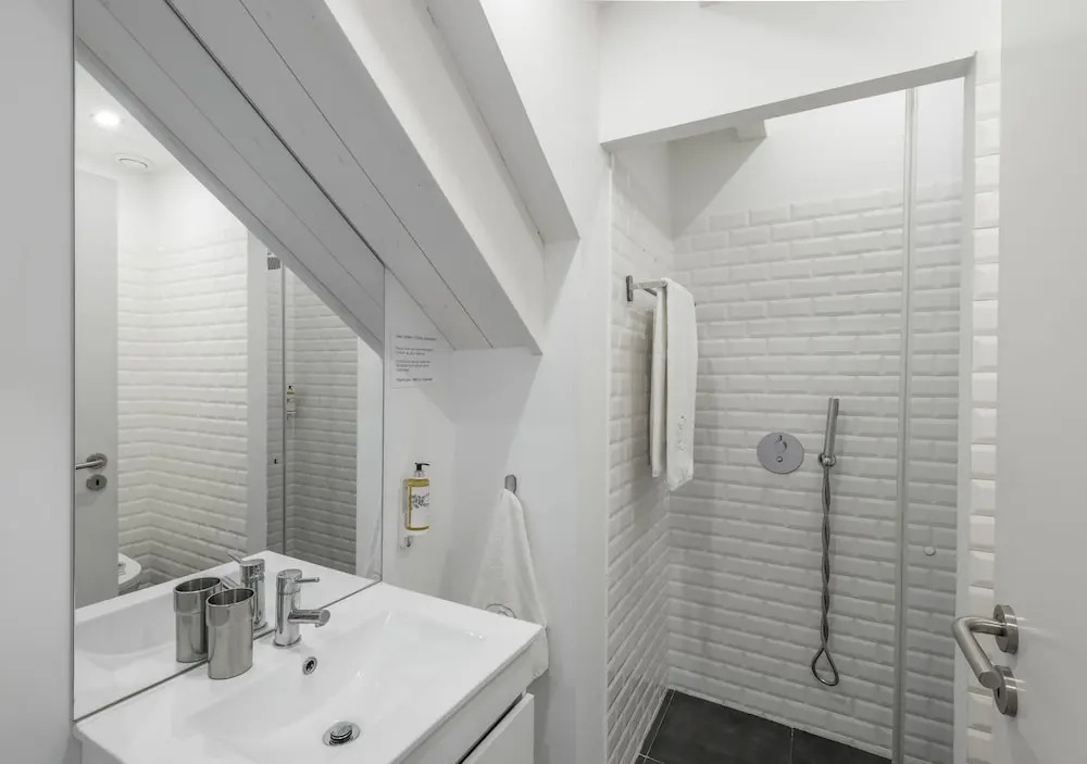 Oporto Comfort Dom Hugo - Historic Apartments