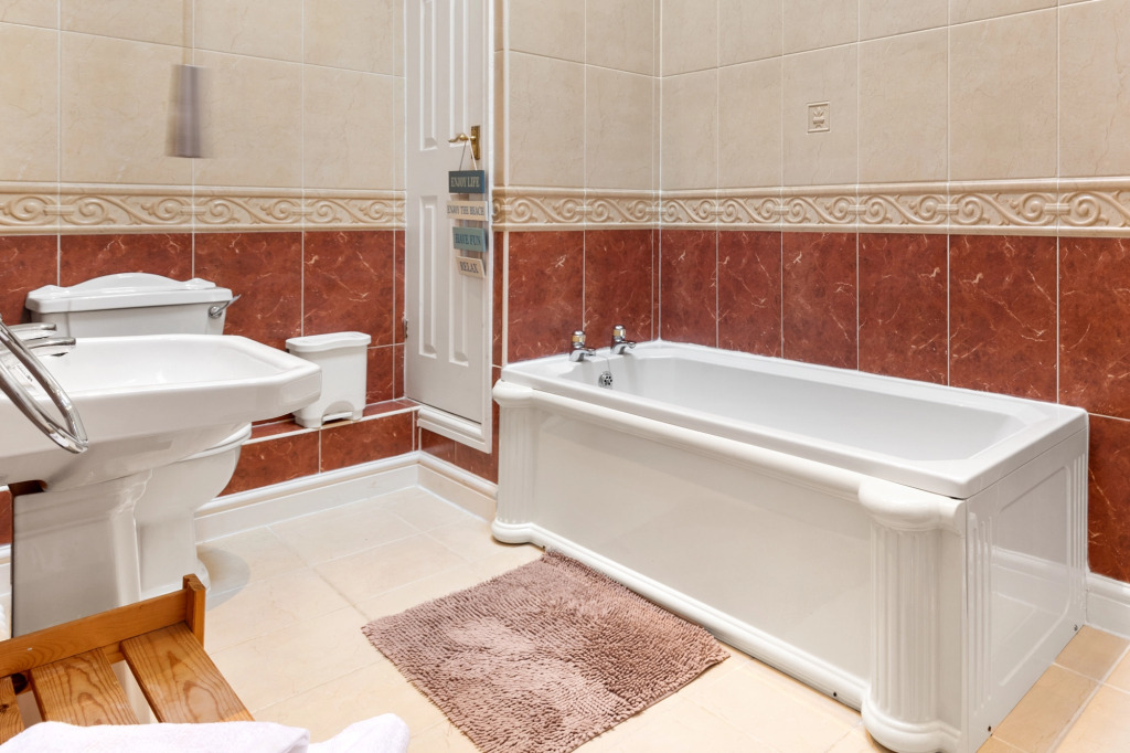 Arcadia House - Lovely Apartment Close to Beaches Harbour and Town Centre