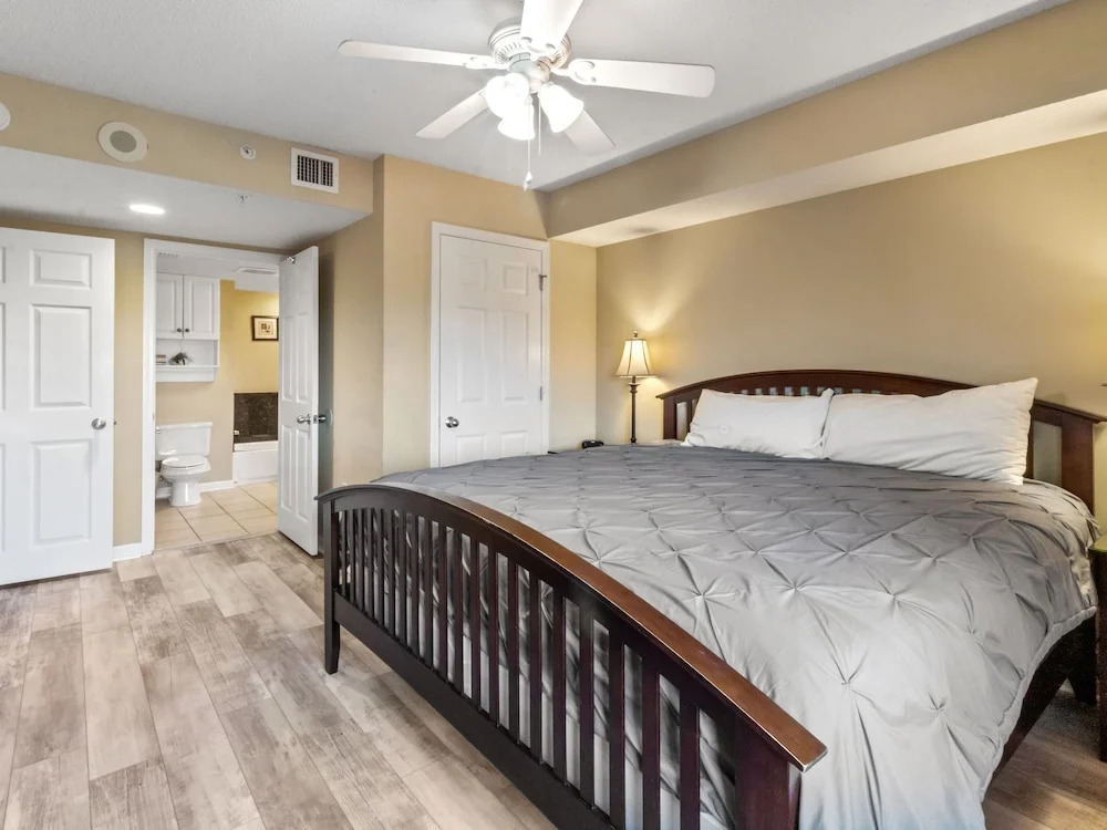 Yacht Club S #1-1005 3 Bedroom Condo by RedAwning