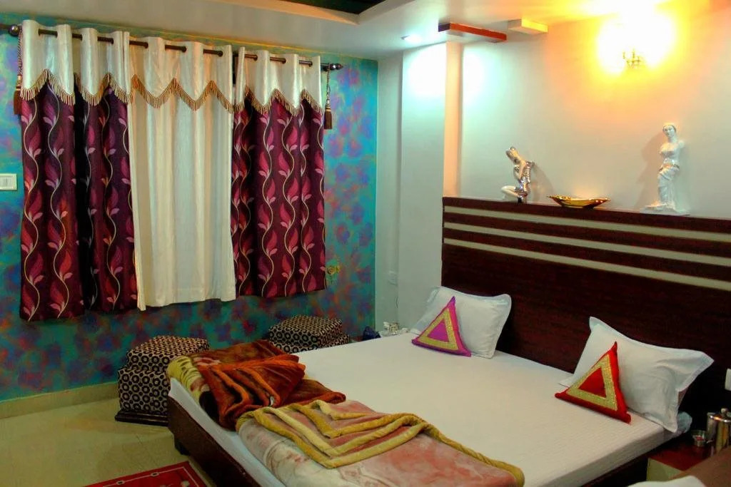 OYO 16216 Aanchal Residency
