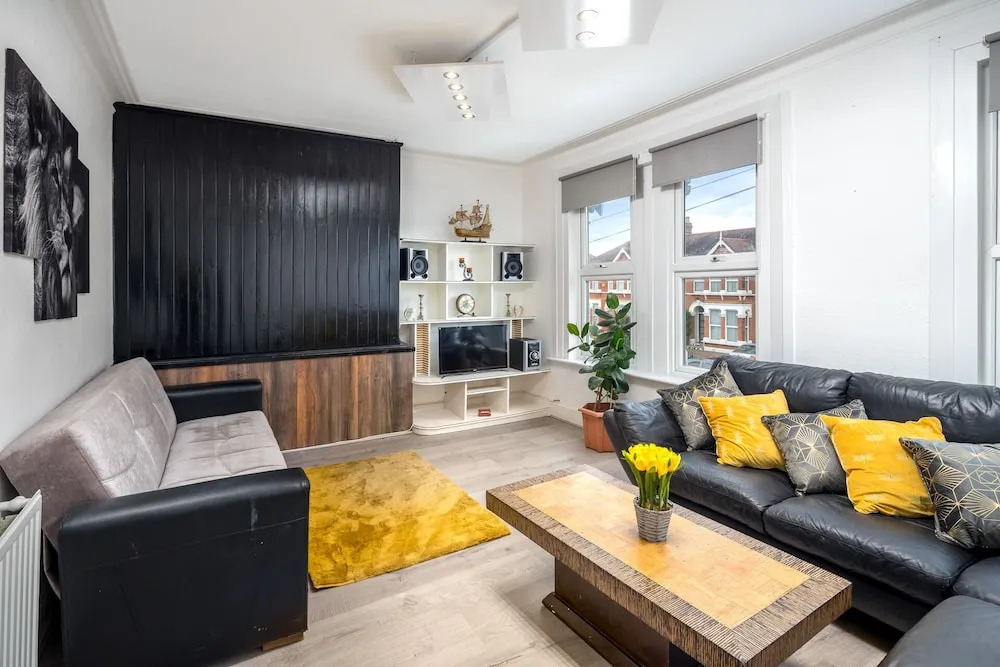 Aberdour 2 Bedroom serviced apartment