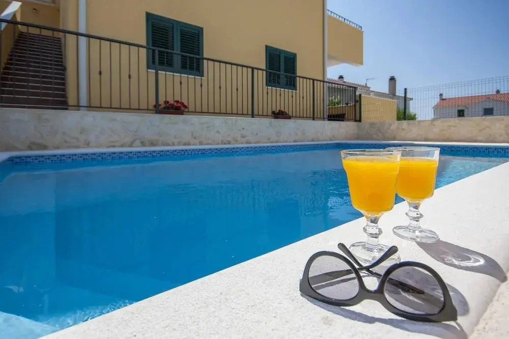 One Bedroom Apartment With sea View