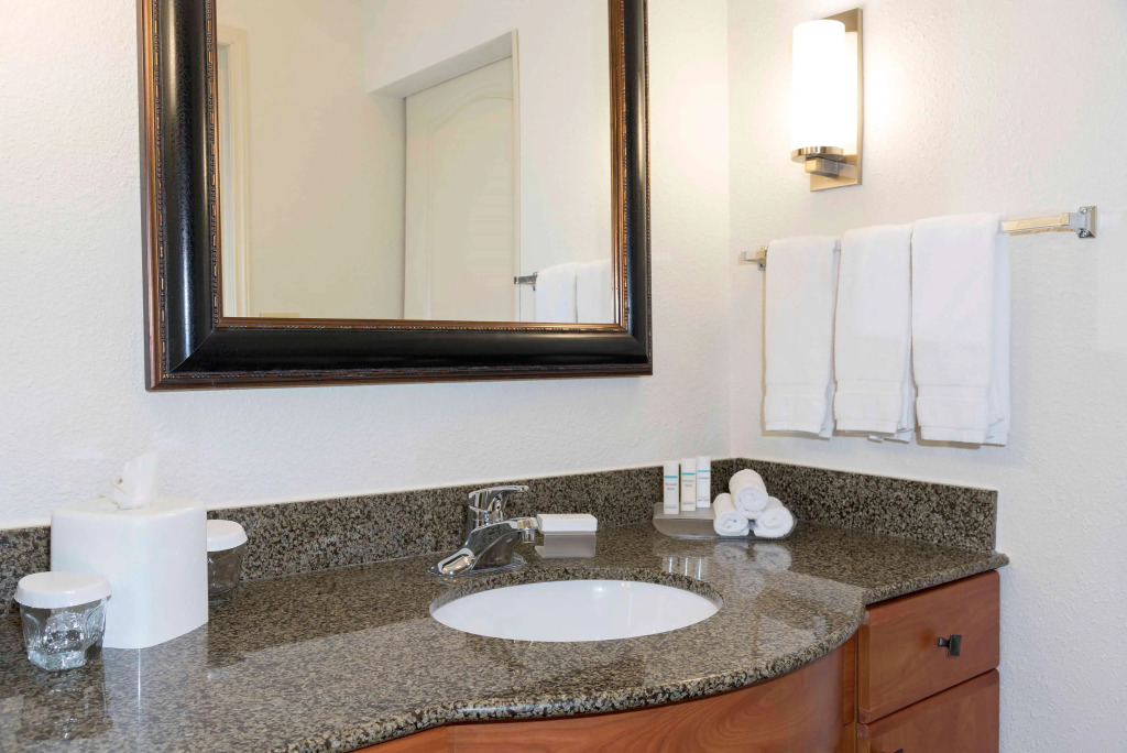 Homewood Suites by Hilton Indianapolis Airport / Plainfield