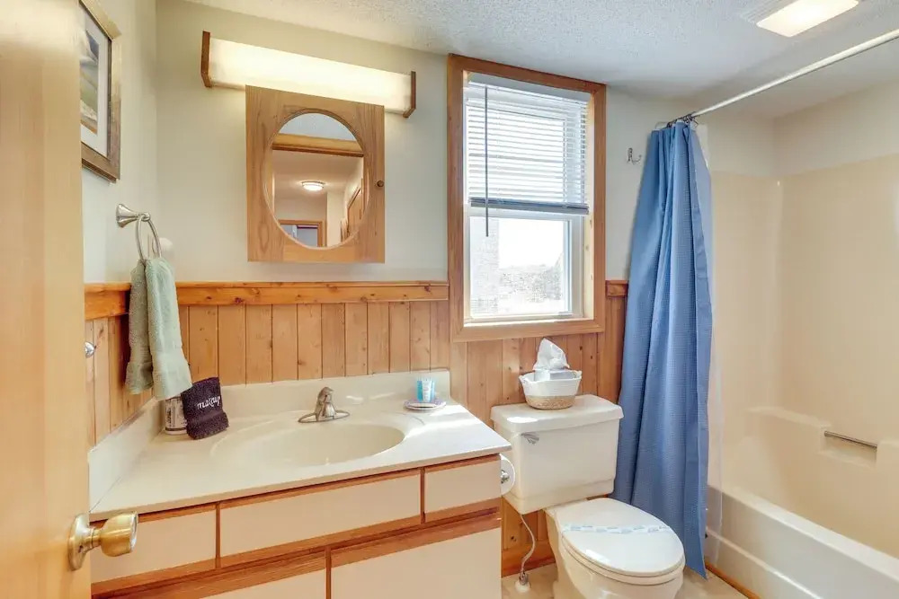 Hot Tub & Ocean Views: Kitty Hawk Haven!