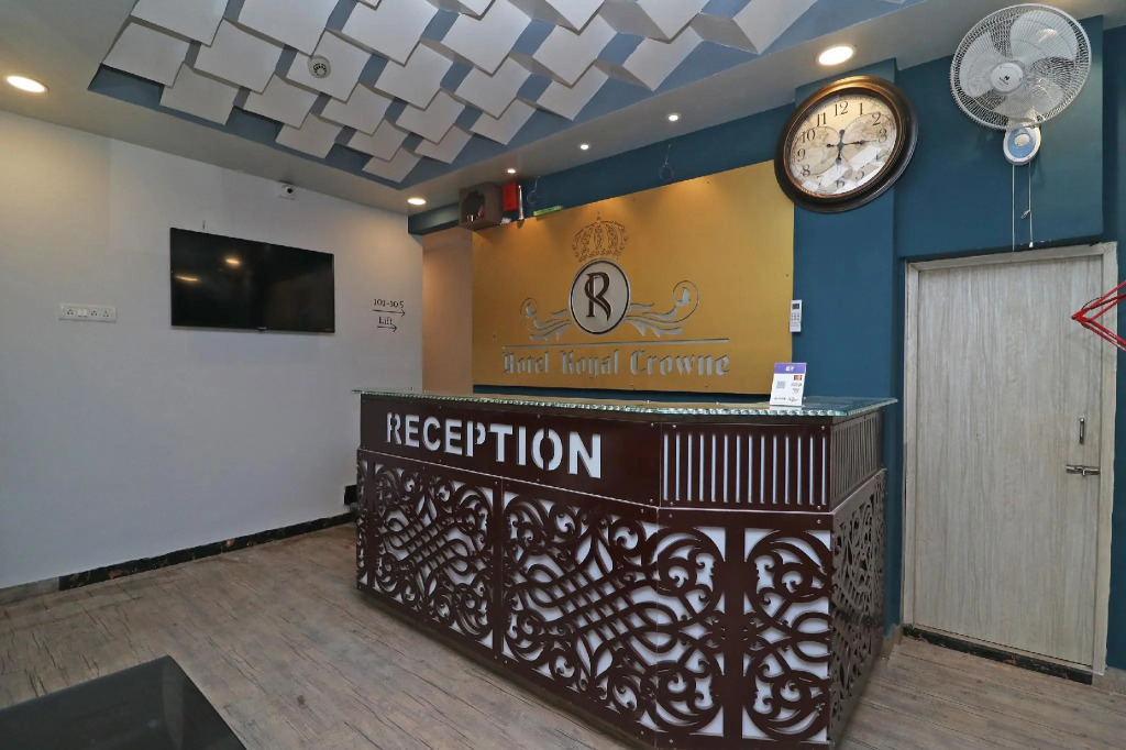 SilverKey Executive Stays 76470 Royal Crown Airport