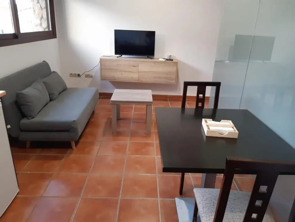 APARTAMENTOS FUENTE ARRIBA