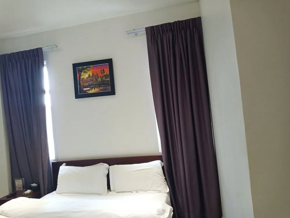 Golden Port Hotel