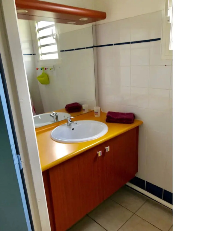 Casa Coco F3 on the 1st Floor on the Road of the Beaches 2 Showers 2 Toilet