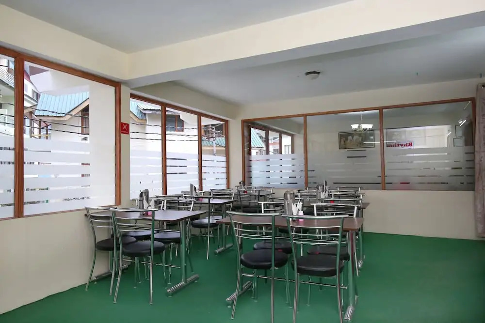 OYO 10116 Hotel Rhythm Retreat