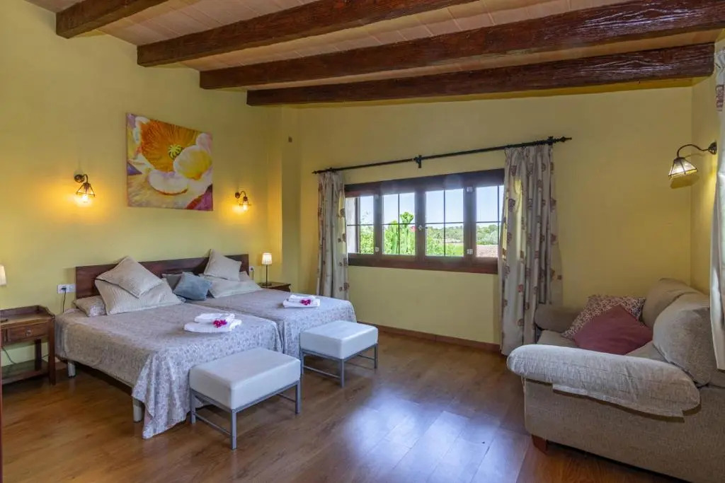 Casa con piscina a 1 km del mar y del pueblo