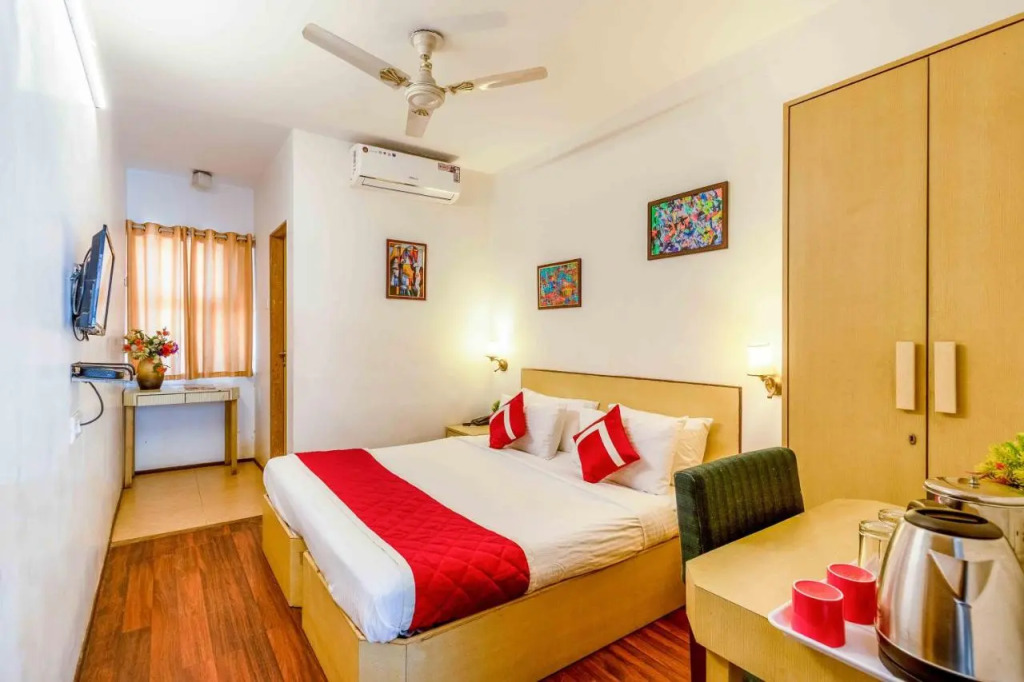 Octave Adya Hotel