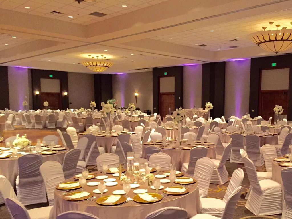 DoubleTree by Hilton Bay City - Riverfront