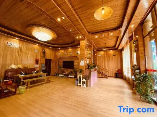 Zhaoxing Dongzhai Guiyu View Inn