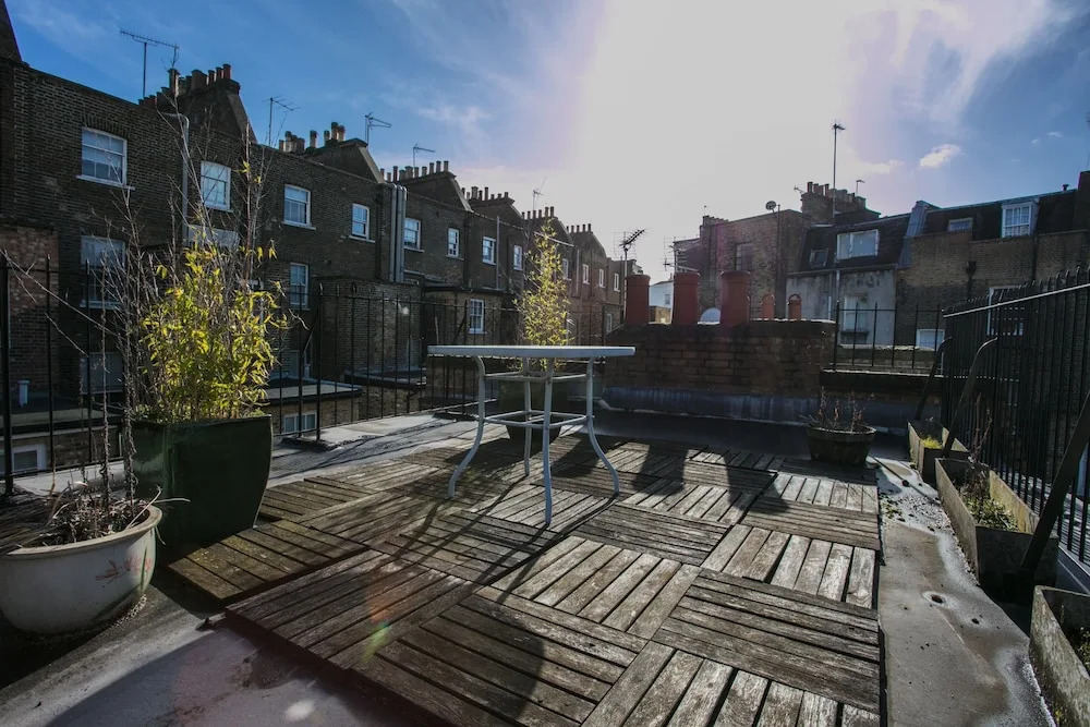 House With Roof Terrace in Pimlico