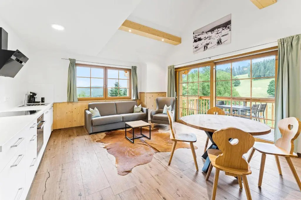 SCHWARZENBACH - Apartments & Rooftop Pool