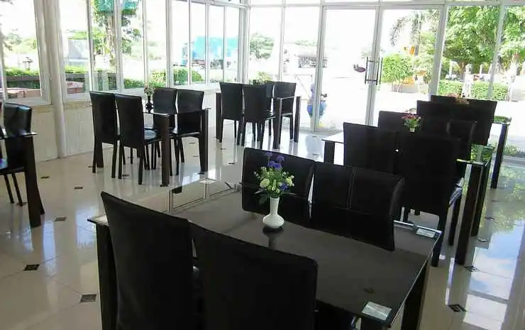 โรงแรมฟ้าพราวฝน Fah Proud Fon Hotel