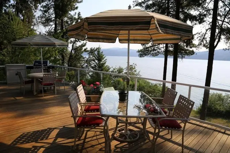 Waterfront Bungalow on Rockford Bay